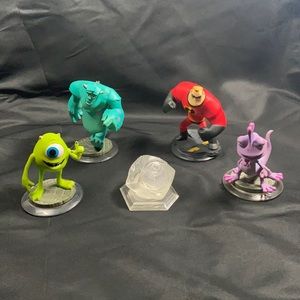Disney infinity 1.0 monsters inc and incredibles set with mission.